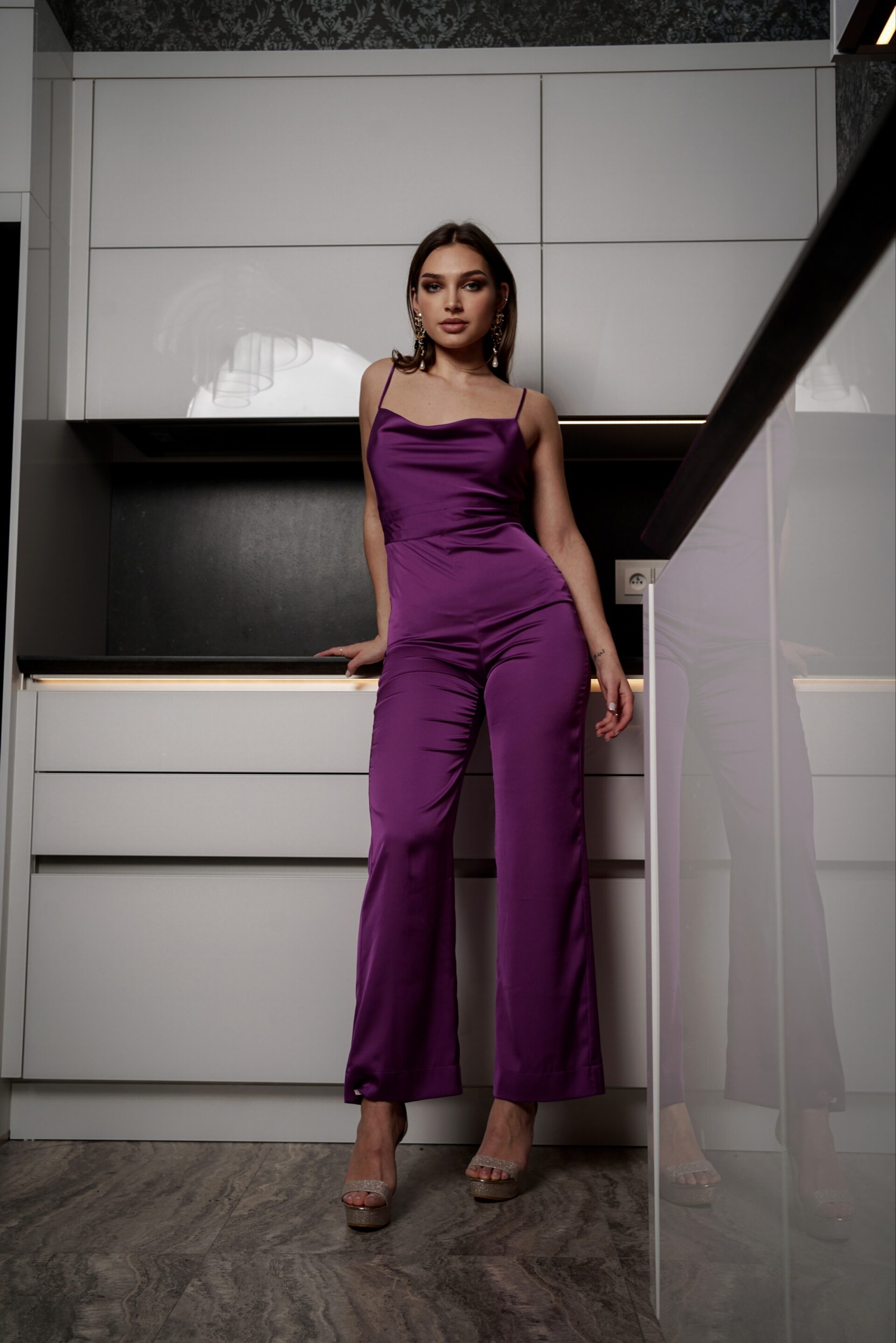 Jumpsuit with water neckline - Image 4